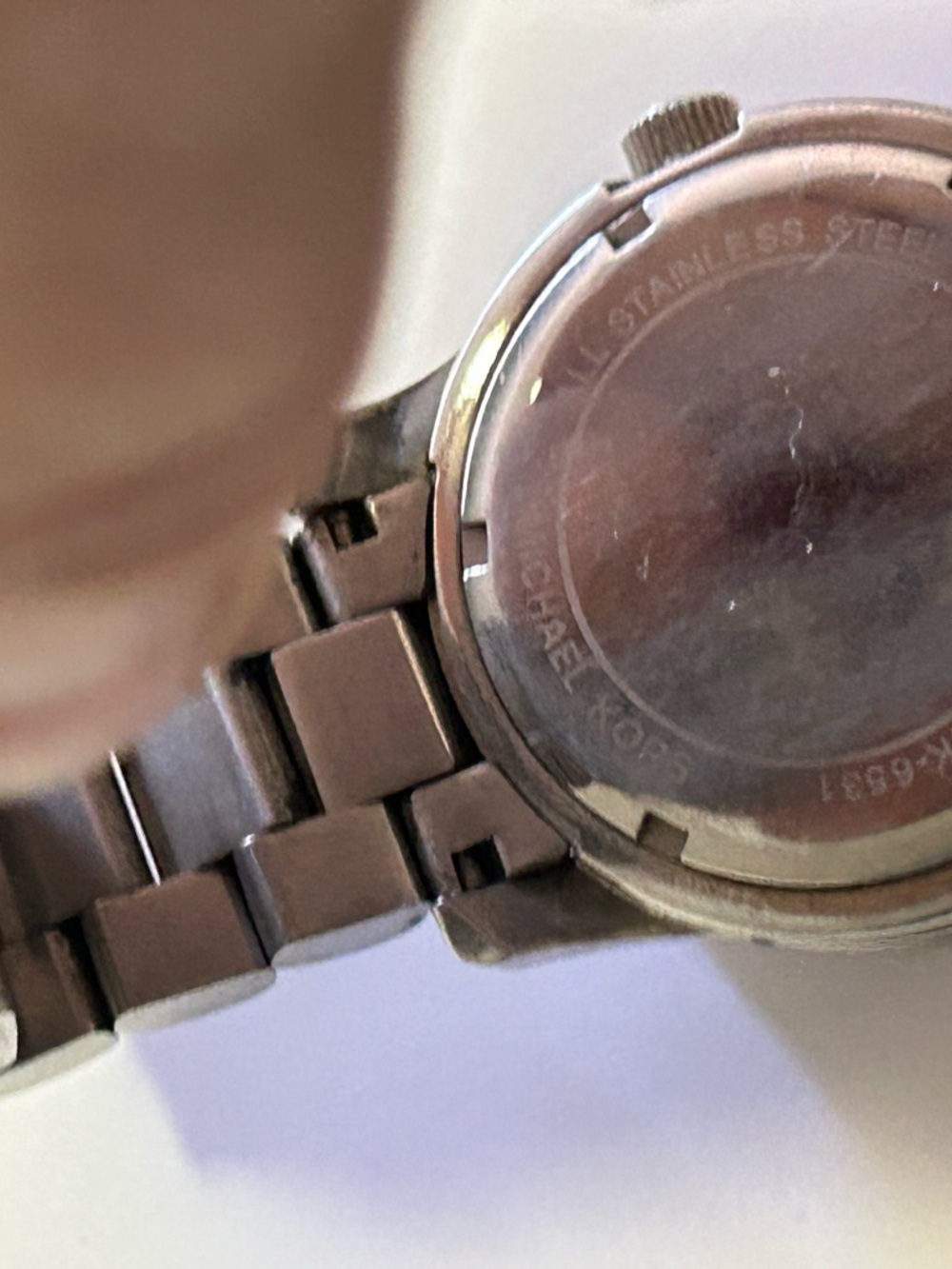 Michael Kors Silver Crystal-Accent Women's Watch with Clear Stones - Picture 3 of 7